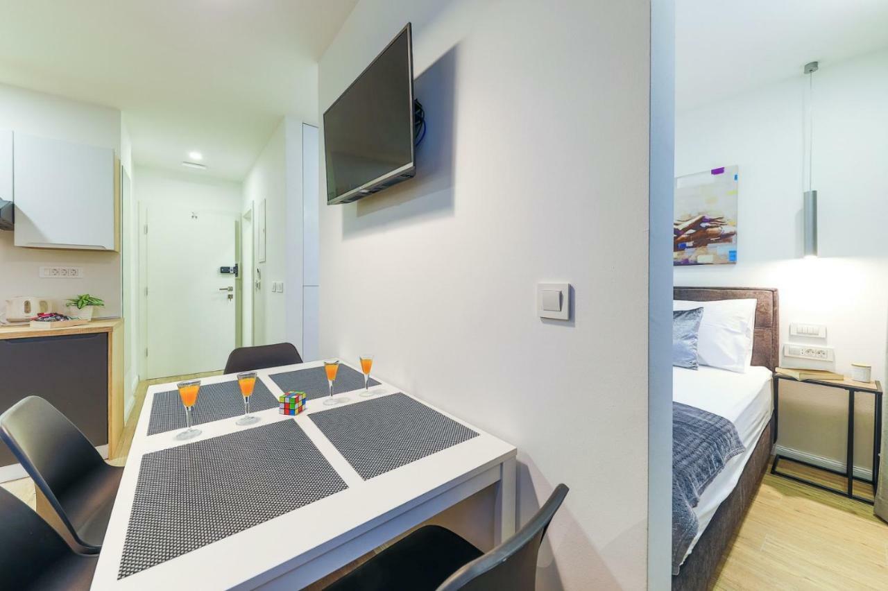 Onesta Apartment สปลิท ภายนอก รูปภาพ