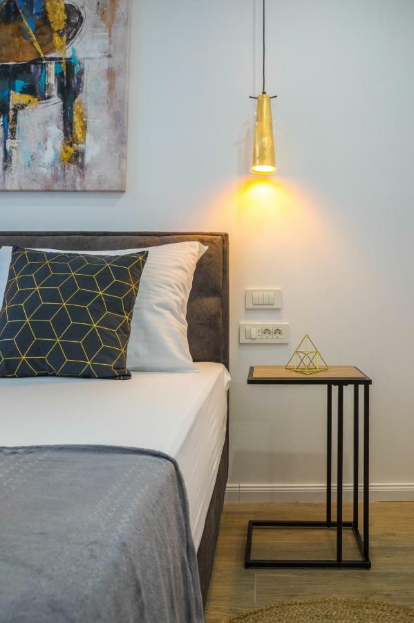 Onesta Apartment สปลิท ภายนอก รูปภาพ