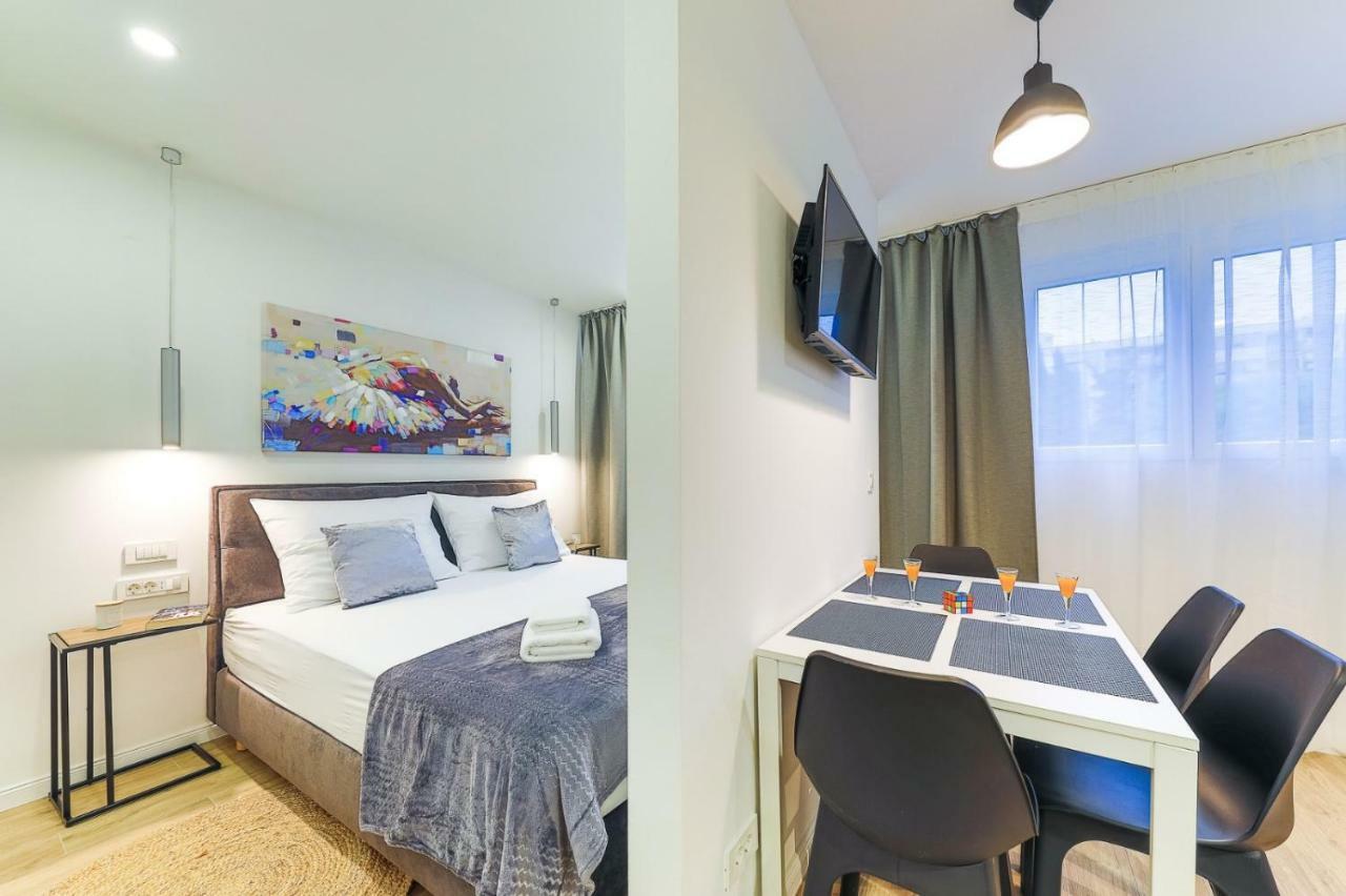 Onesta Apartment สปลิท ภายนอก รูปภาพ