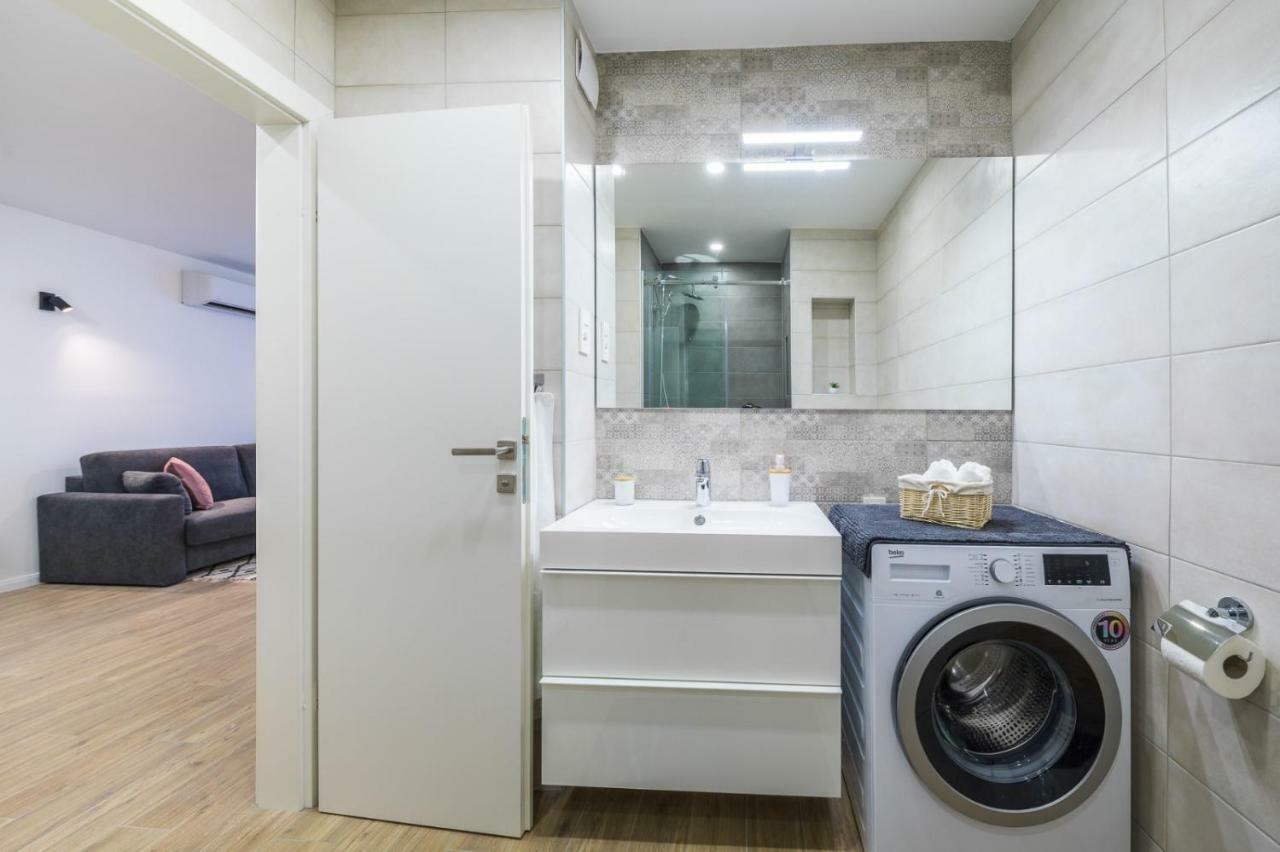 Onesta Apartment สปลิท ภายนอก รูปภาพ